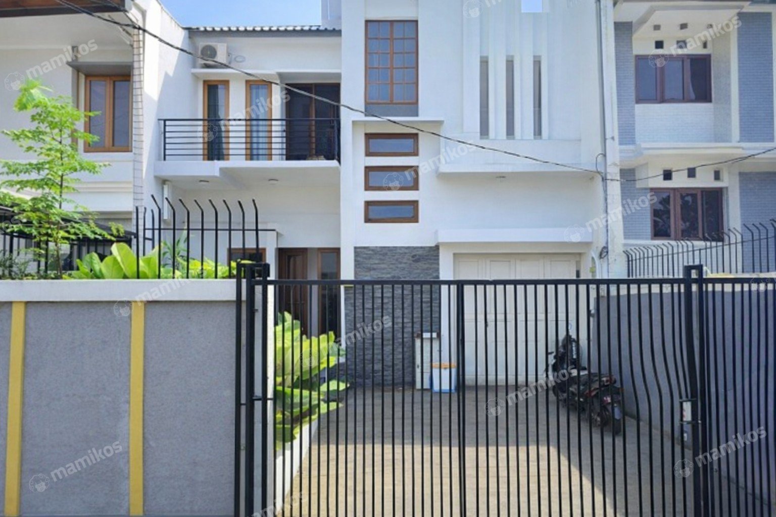 Rumah Sertifikat SHM 4 Kamar Tidur 4 Kamar Mandi Pondok Indah Jakarta Selatan