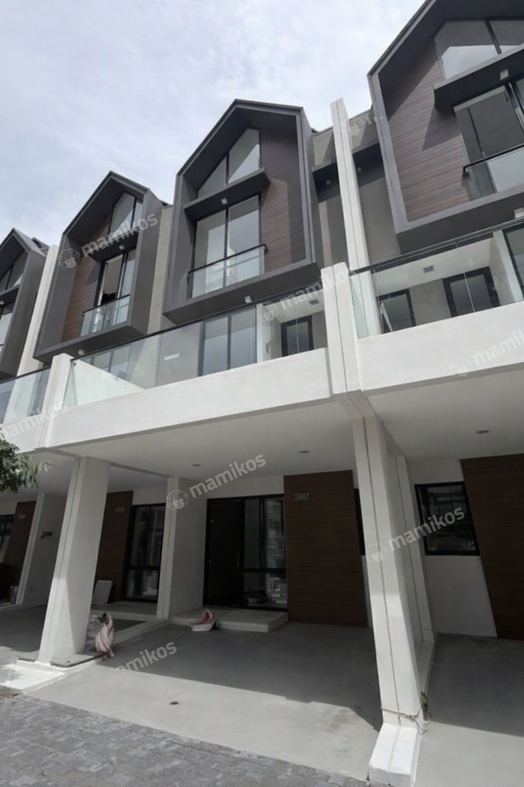 Rumah Sertifikat SHM 3 Kamar Tidur 3 Kamar Mandi Pantai Indah Kapuk Jakarta Utara - Photo 3