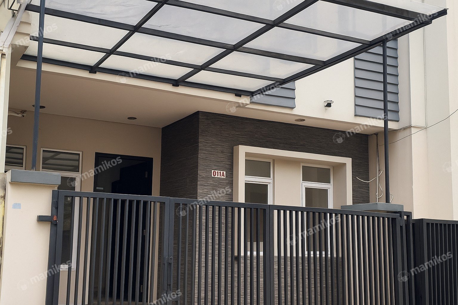 Rumah Sertifikat SHM 5 Kamar Tidur 3 Kamar Mandi Kebon Jeruk Jakarta Barat