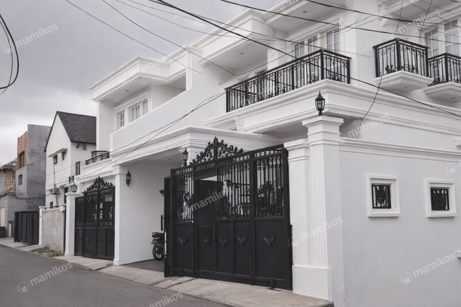 Rumah Baru Sertifikat SHM 4 Kamar Tidur Joglo Jakarta Barat