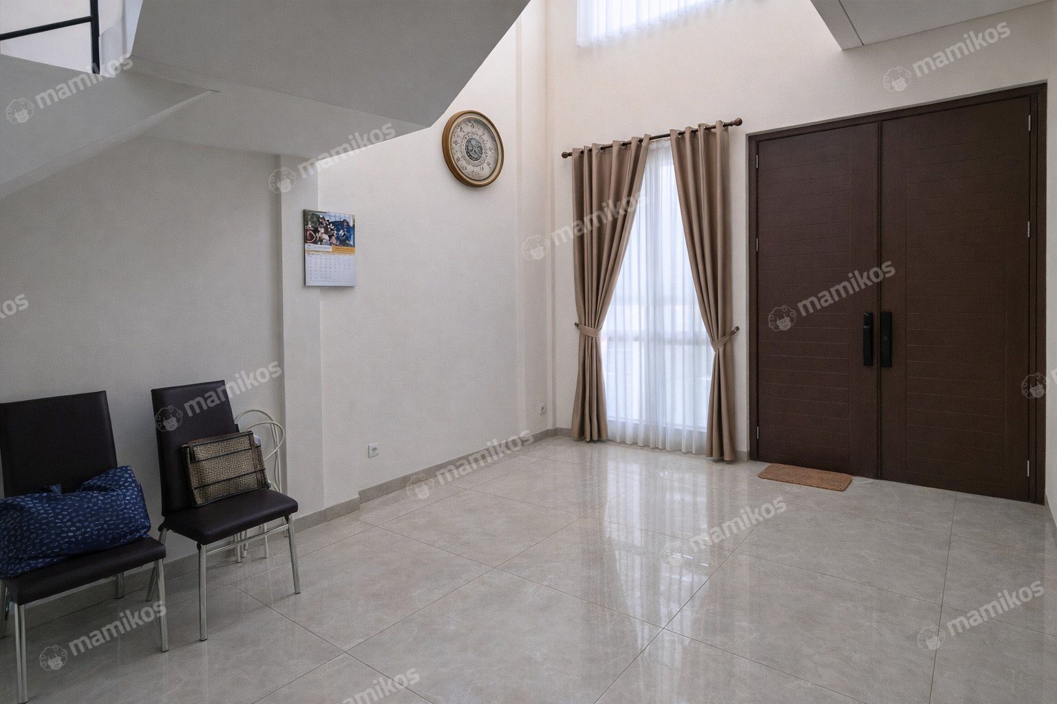 Rumah 3 Kamar Tidur 5 Kamar Mandi 2 Lantai Kota Wisata Jakarta Timur