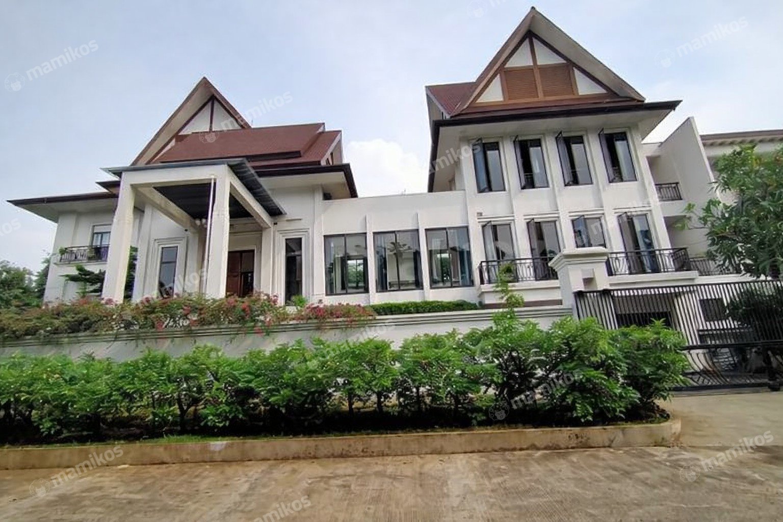 Rumah Sertifikat SHM 9 Kamar Tidur 6 Kamar Mandi Tanjung Priok Jakarta Utara