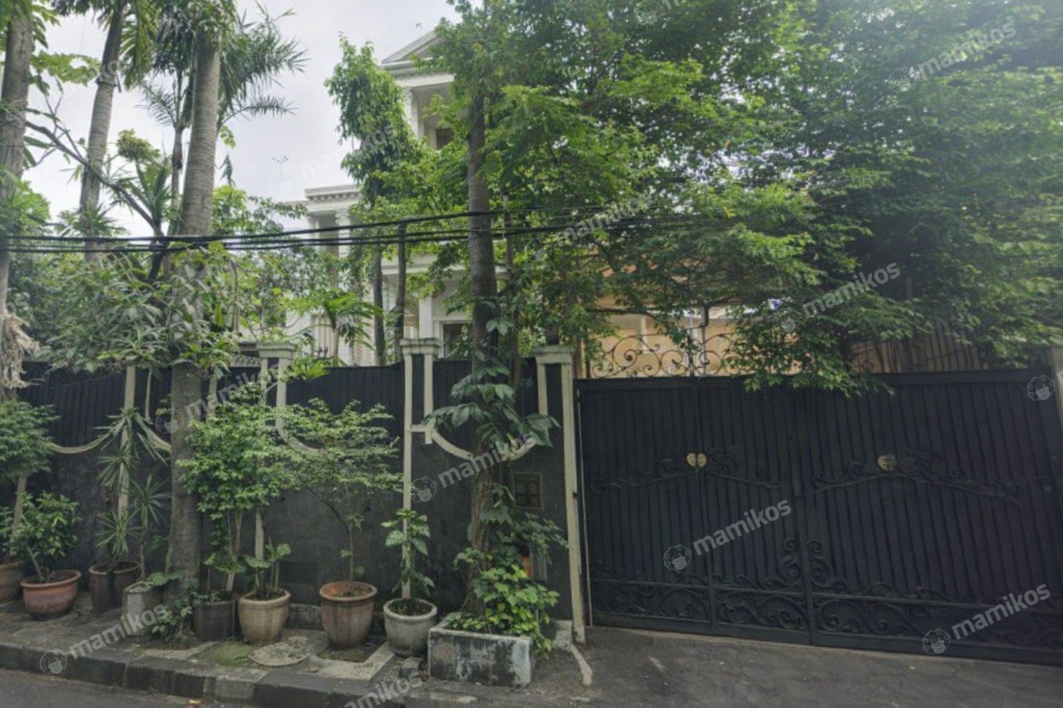 Rumah Sertifikat SHM 6 Kamar Tidur 6 Kamar Mandi Lebak Bulus Jakarta Selatan
