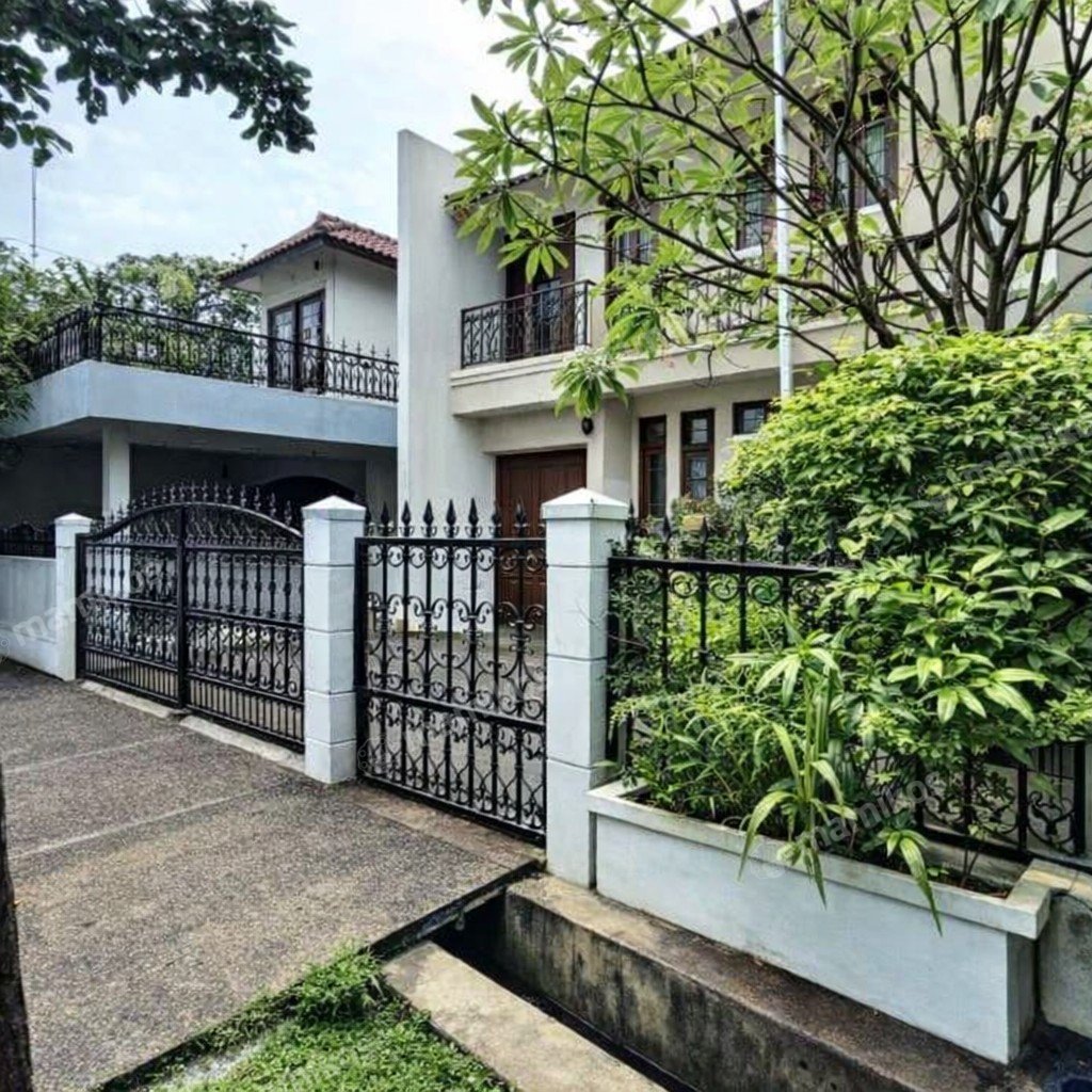 Rumah Sertifikat SHM 4 Kamar Tidur 5 Kamar Mandi Cibubur Jakarta Timur - Photo 3