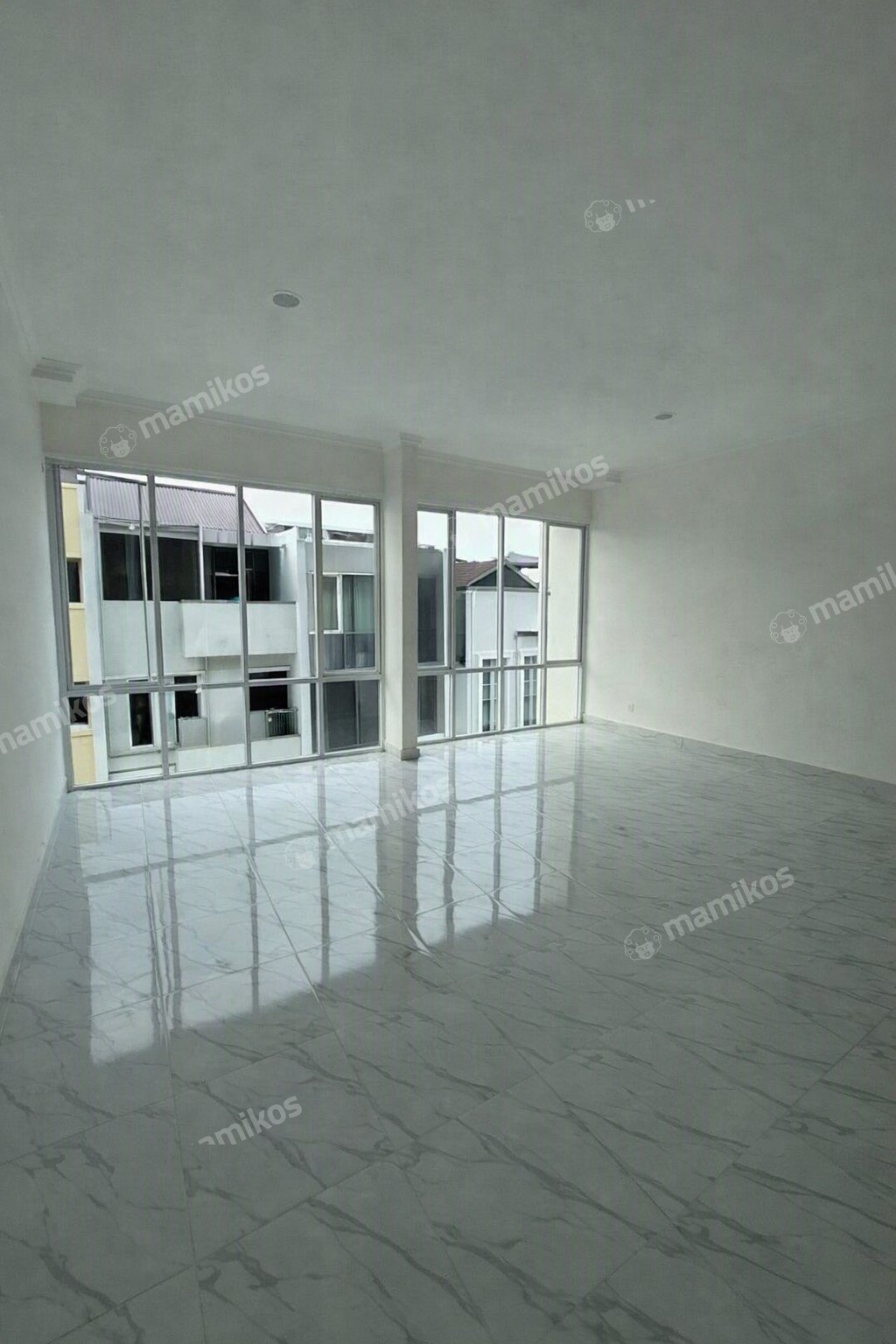 Rumah Sertifikat SHM 6 Kamar Tidur 4 Kamar Mandi Kelapa Gading Jakarta Utara - Photo 2
