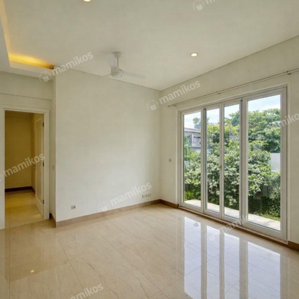 Rumah 4 Kamar Tidur 4 Kamar Mandi 2 Lantai Kemang Jakarta Selatan - Photo 3