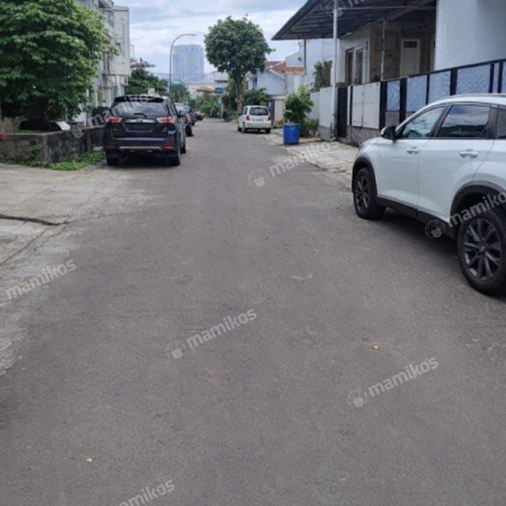 Rumah Sertifikat SHM 5 Kamar Tidur 5 Kamar Mandi Green garden Jakarta Barat - Photo 2
