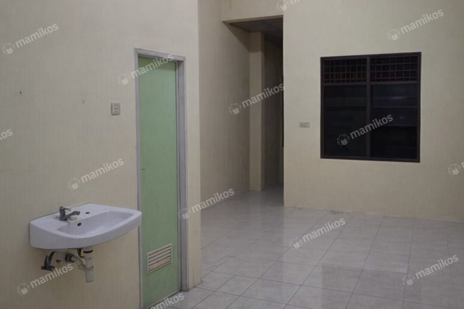 Rumah Sertifikat SHM 4 Kamar Tidur 3 Kamar Mandi Jembatan Lima Jakarta Barat