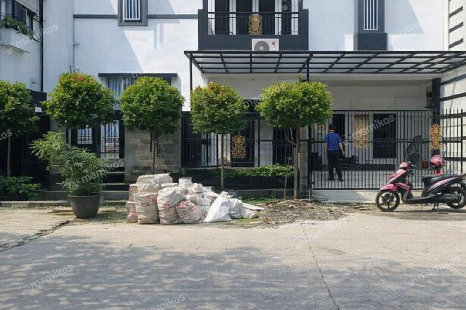 Rumah Baru Sertifikat SHM 5 Kamar Tidur Duren Sawit Jakarta Timur