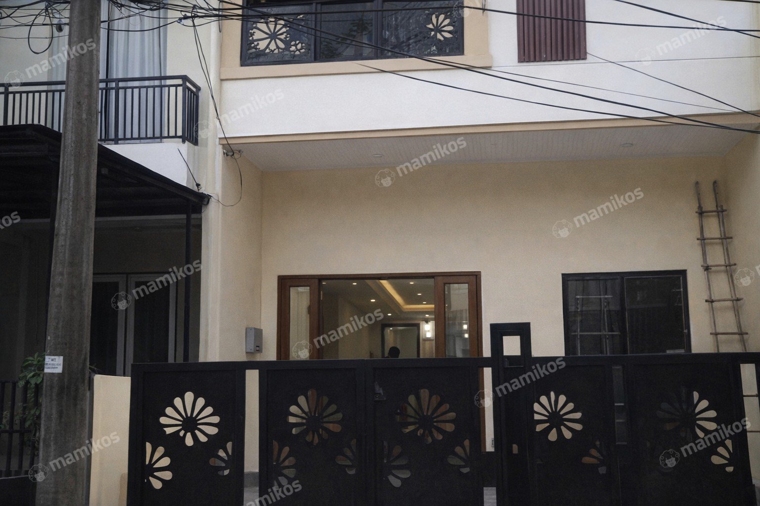 Rumah Sertifikat SHM 5 Kamar Tidur 4 Kamar Mandi Kelapa Gading Jakarta Utara