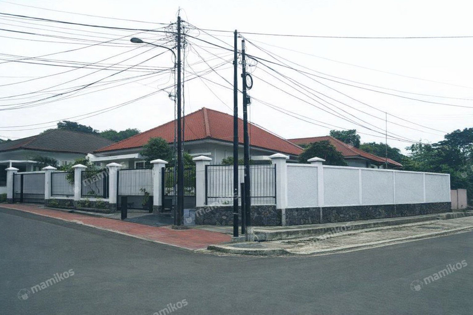 Rumah Sertifikat SHM 6 Kamar Tidur 2 Kamar Mandi Jatiwaringin Jakarta Timur - Photo 3