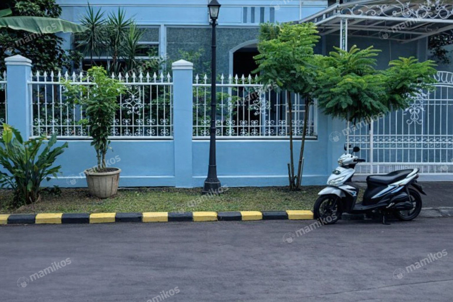 Rumah Sertifikat SHM 5 Kamar Tidur 5 Kamar Mandi Citra Grand Jakarta Timur