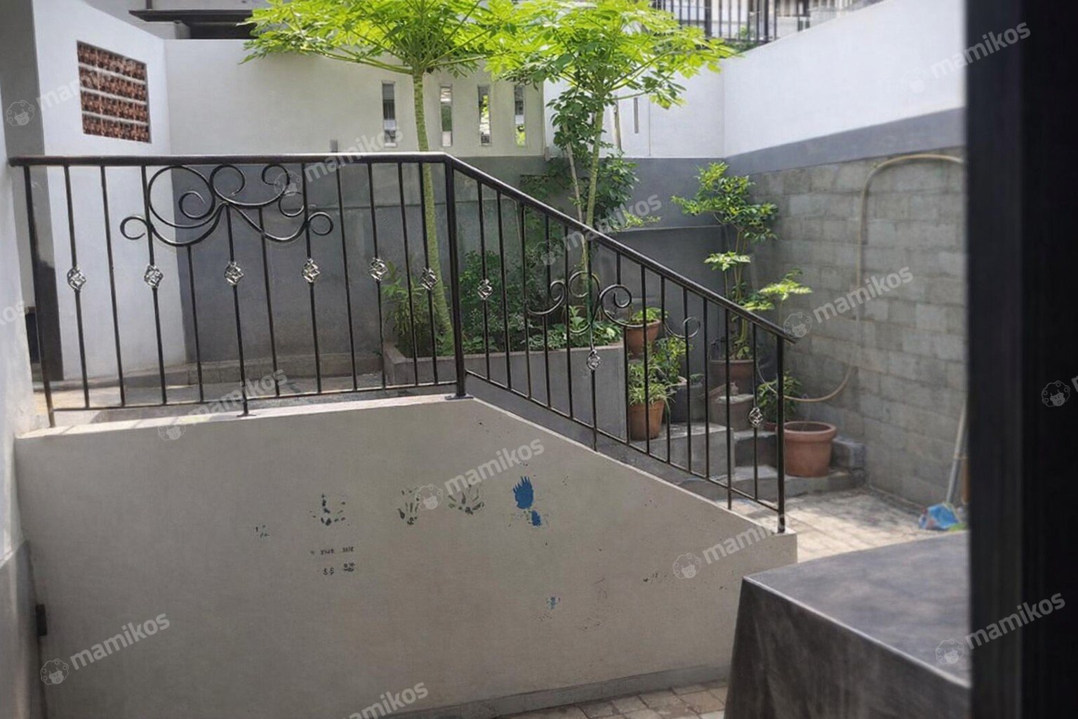 Rumah Sertifikat SHM 4 Kamar Tidur 3 Kamar Mandi Pesanggrahan Jakarta Selatan