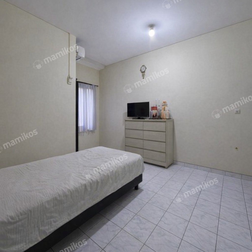 Rumah Sertifikat SHM 4 Kamar Tidur 3 Kamar Mandi Kembangan Jakarta Barat - Photo 2