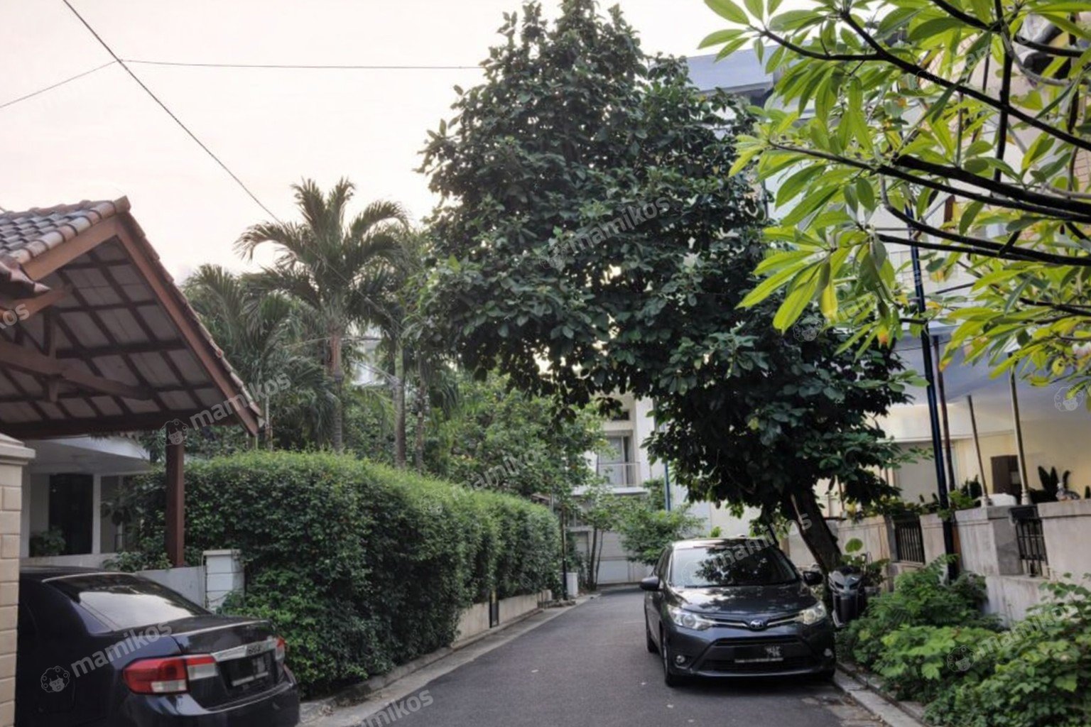 Rumah Sertifikat SHM 4 Kamar Tidur 2 Kamar Mandi Kebon Jeruk Jakarta Barat - Photo 2