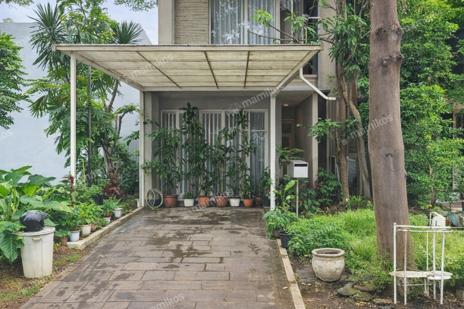 Rumah Sertifikat SHM 2 Lantai Joglo Jakarta Barat