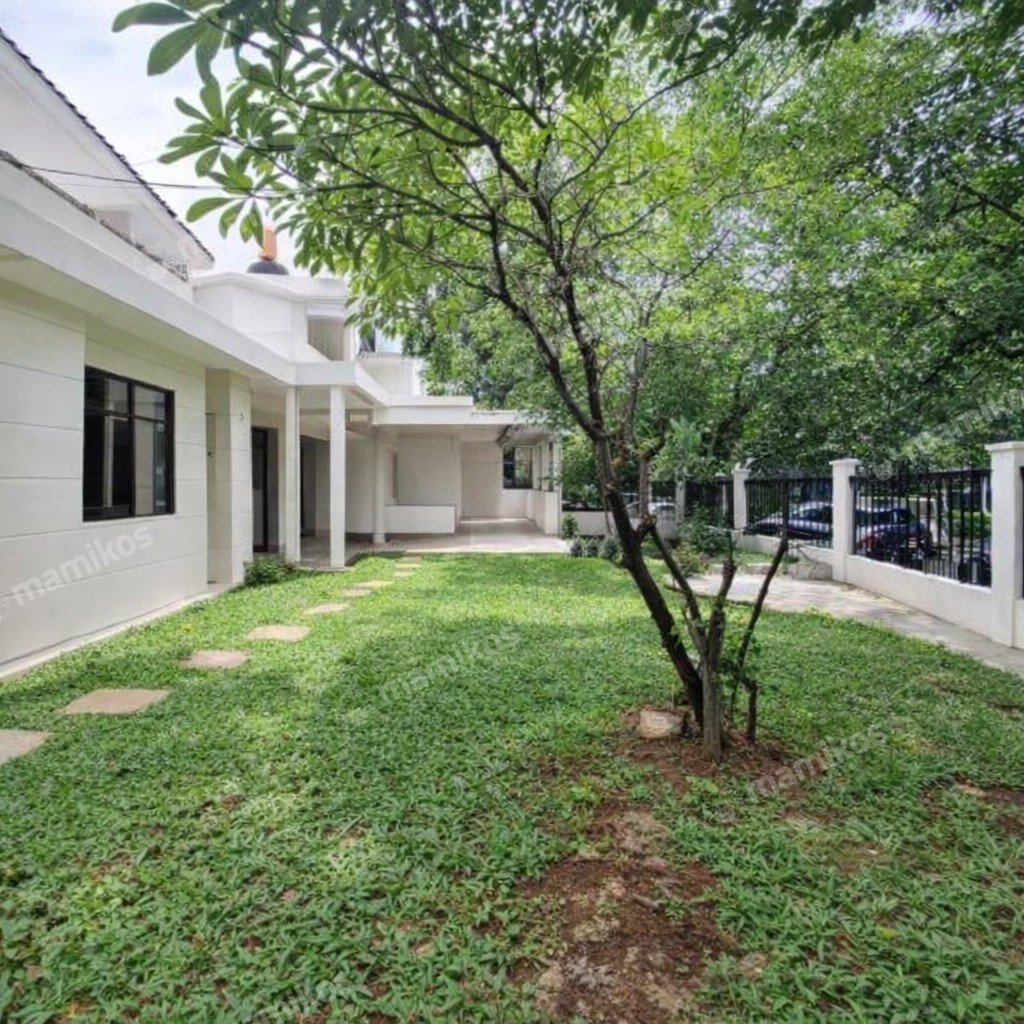 Rumah Sertifikat SHM 11 Kamar Tidur 5 Kamar Mandi Kebayoran Baru Jakarta Selatan - Photo 2