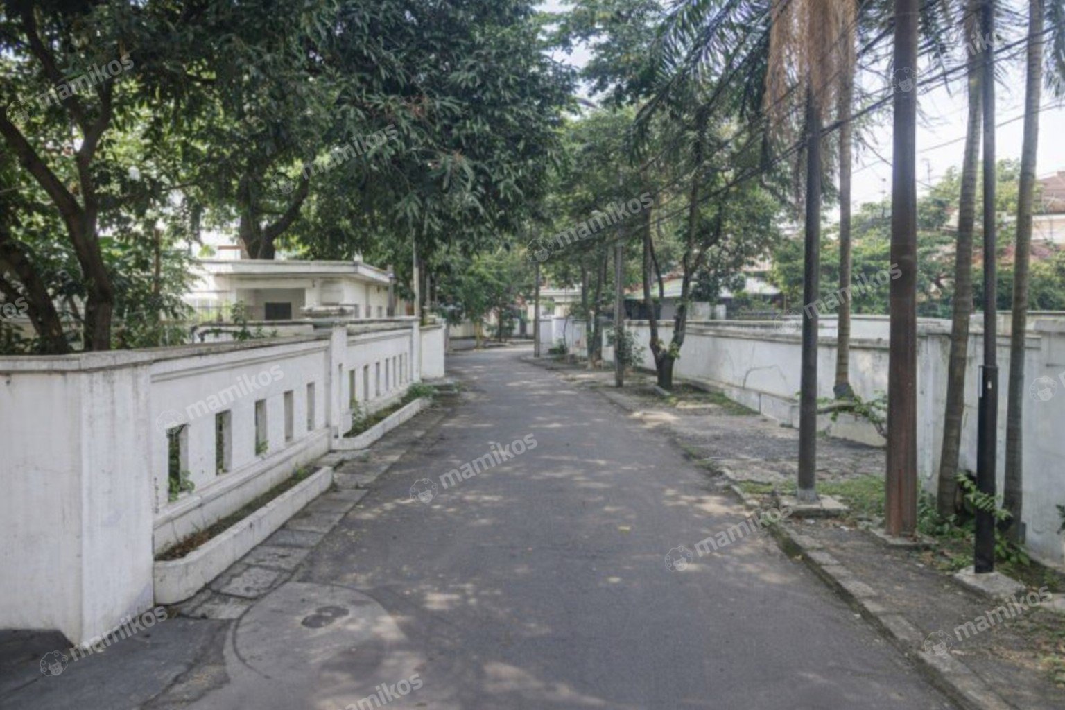 Rumah Sertifikat SHM 6 Kamar Tidur 6 Kamar Mandi Cilandak Jakarta Selatan - Photo 2