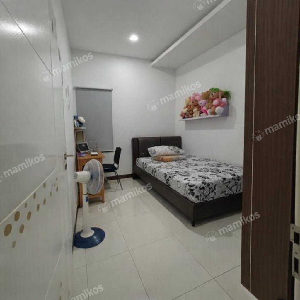 Rumah Sertifikat SHM 4 Kamar Tidur 3 Kamar Mandi Kav DKI Jakarta Barat - Photo 2