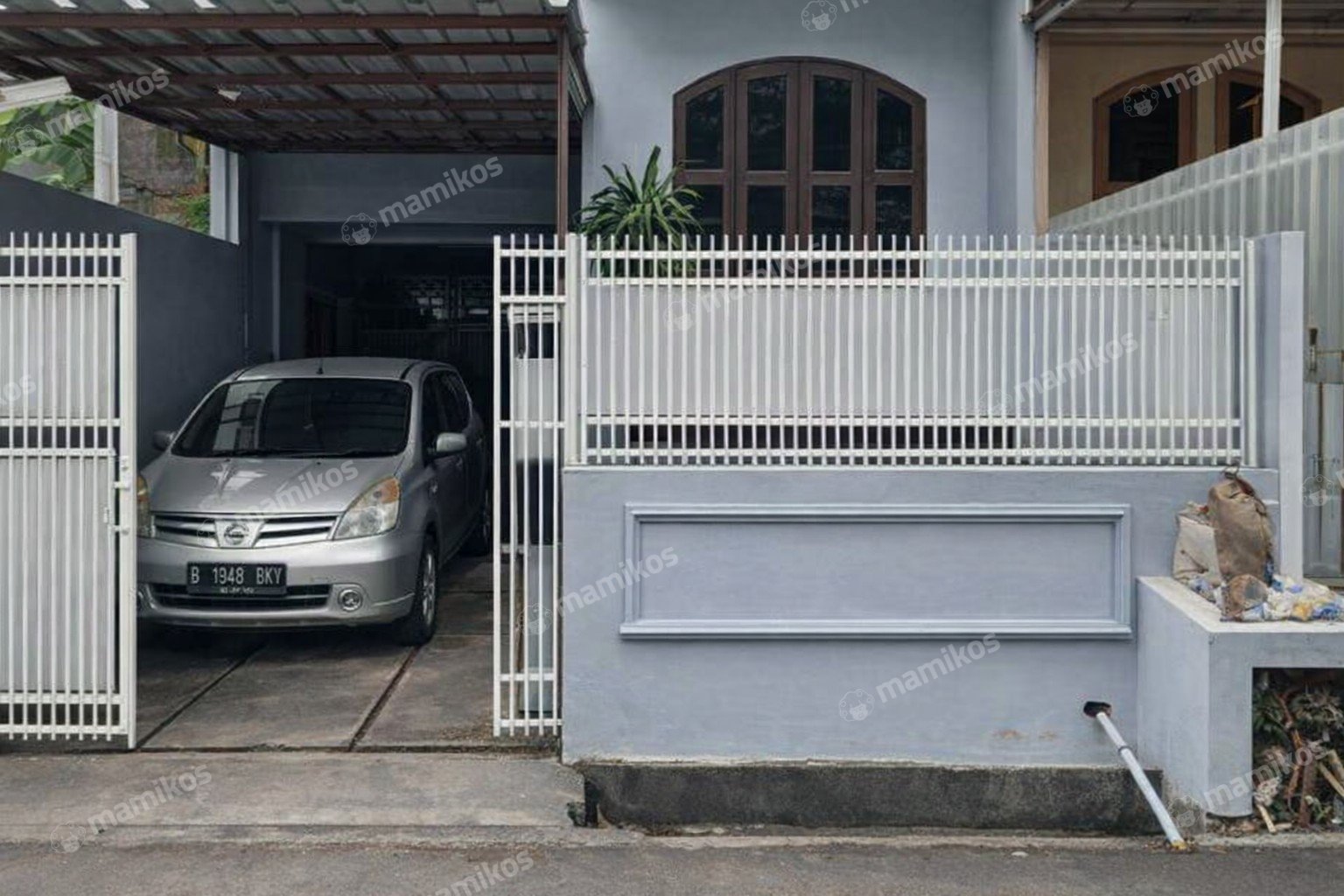 Rumah Sertifikat SHM 3 Kamar Tidur 2 Kamar Mandi Taman Ratu Jakarta Barat