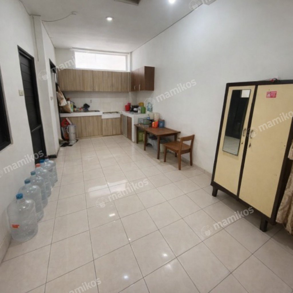 Rumah Sertifikat SHM 5 Kamar Tidur 3 Kamar Mandi Taman Ratu Jakarta Barat - Photo 3