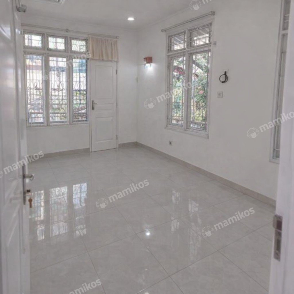 Rumah Sertifikat SHM 4 Kamar Tidur 2 Kamar Mandi Tanjung Duren Utara Jakarta Barat - Photo 5