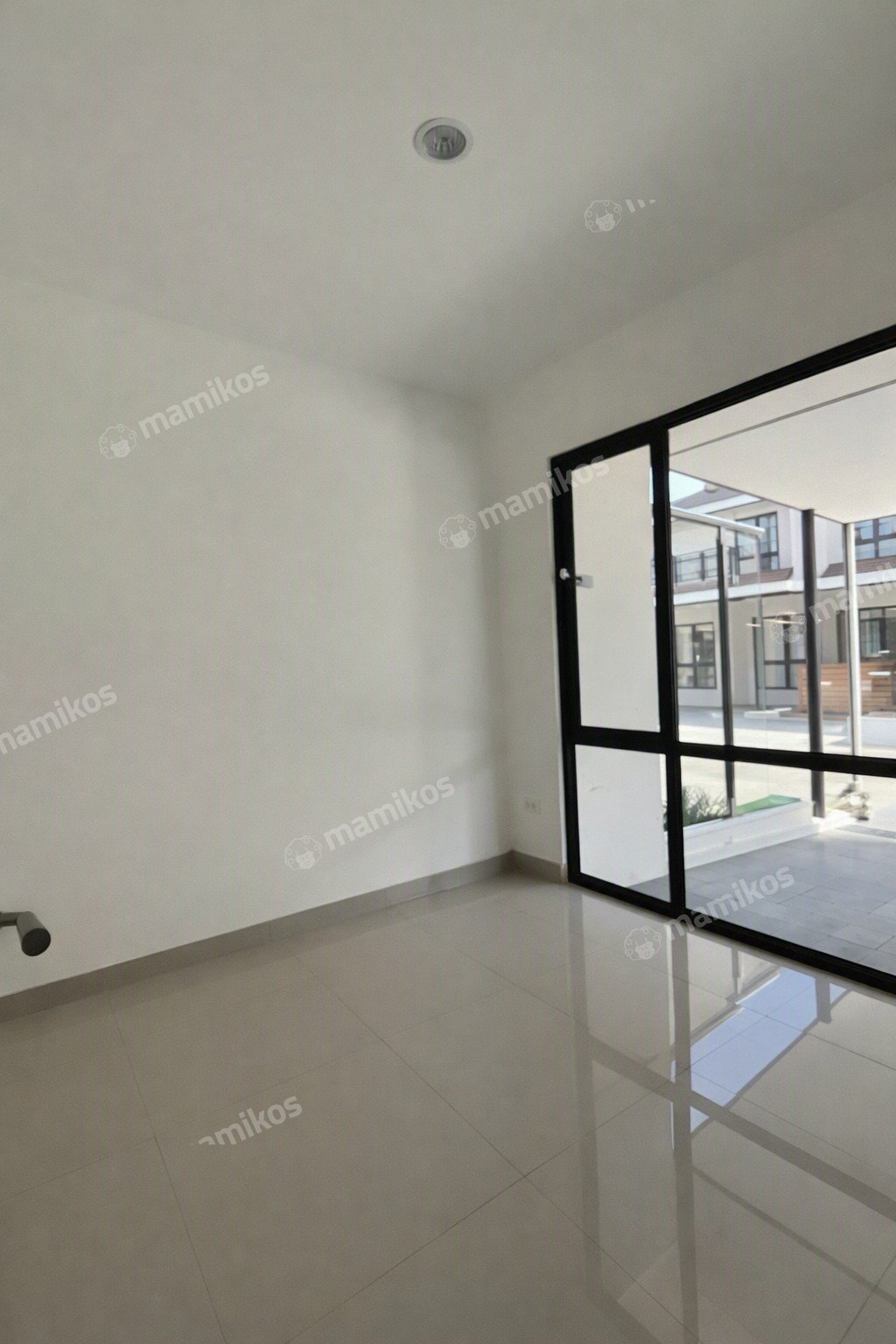 Rumah Sertifikat PPJB 3 Kamar Tidur 3 Kamar Mandi Pantai Indah Kapuk 2 Jakarta Utara - Photo 3