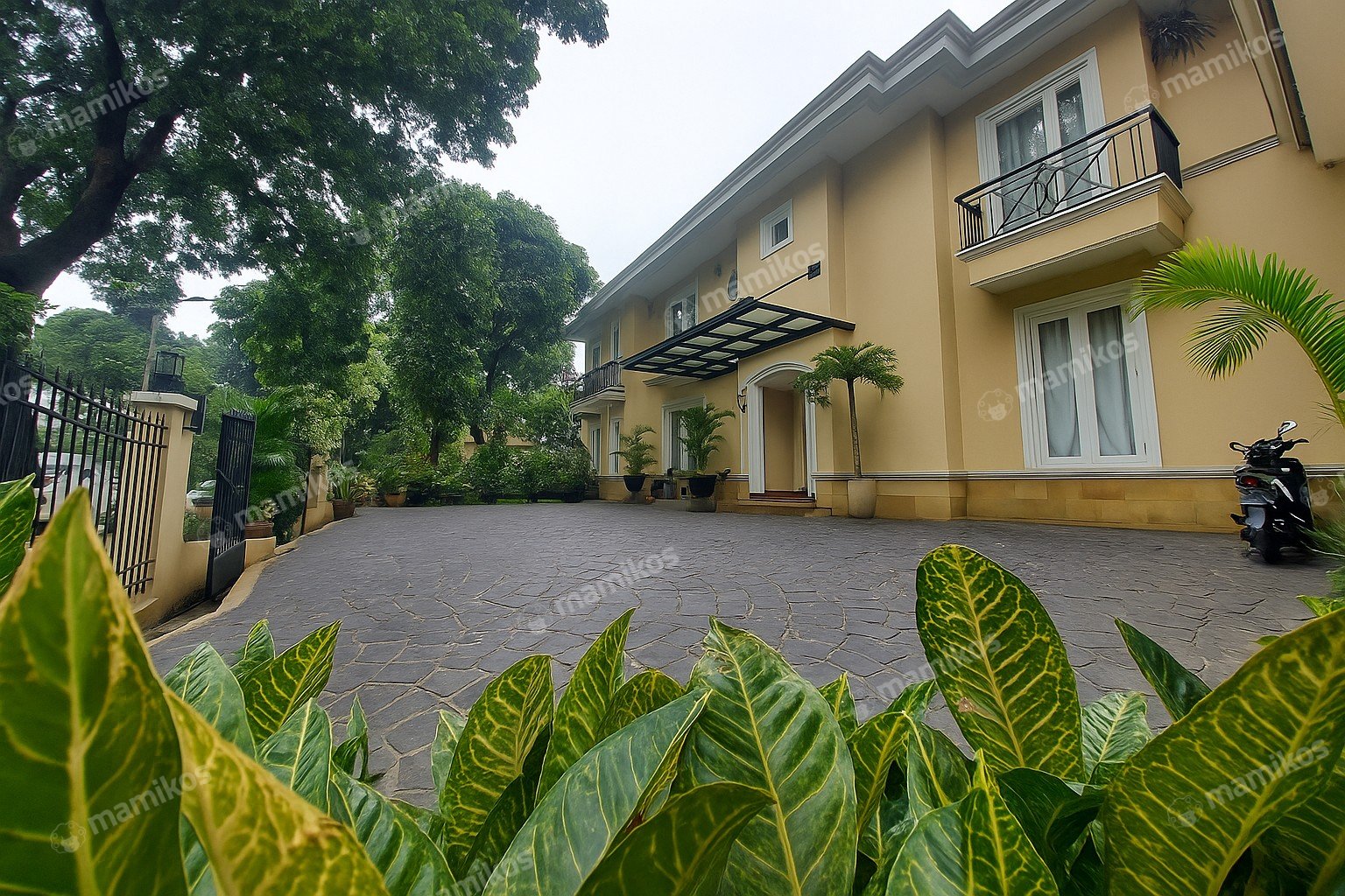 Rumah Sertifikat SHM 17 Kamar Tidur 17 Kamar Mandi Kebayoran Baru Jakarta Selatan - Photo 2