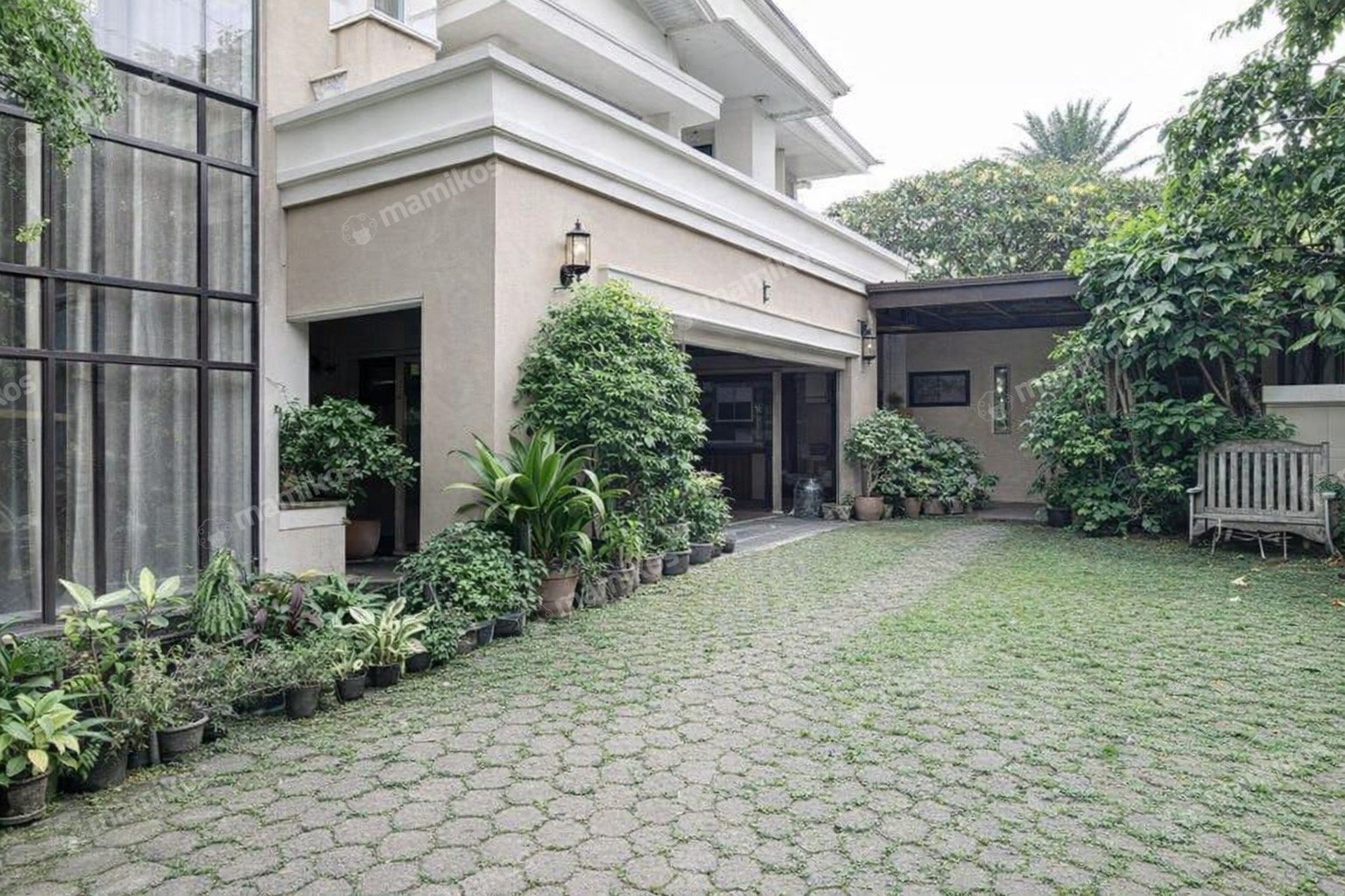 Rumah Sertifikat SHM 4 Kamar Tidur 4 Kamar Mandi Simprug Jakarta Selatan