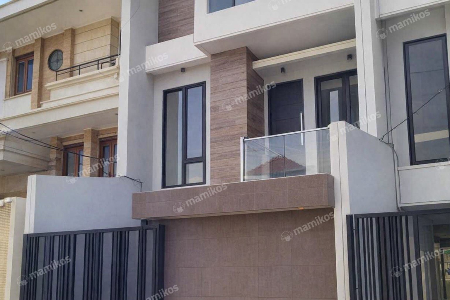 Rumah Sertifikat SHM 5 Kamar Tidur 4 Kamar Mandi Sunter Jakarta Utara