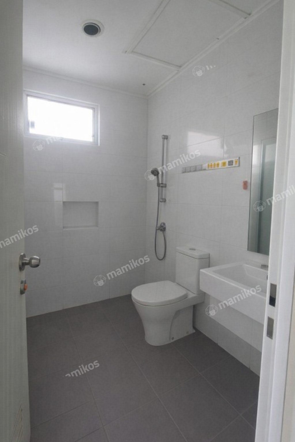 Rumah Sertifikat SHM 4 Kamar Tidur 3 Kamar Mandi Green Lake City Jakarta Barat - Photo 3