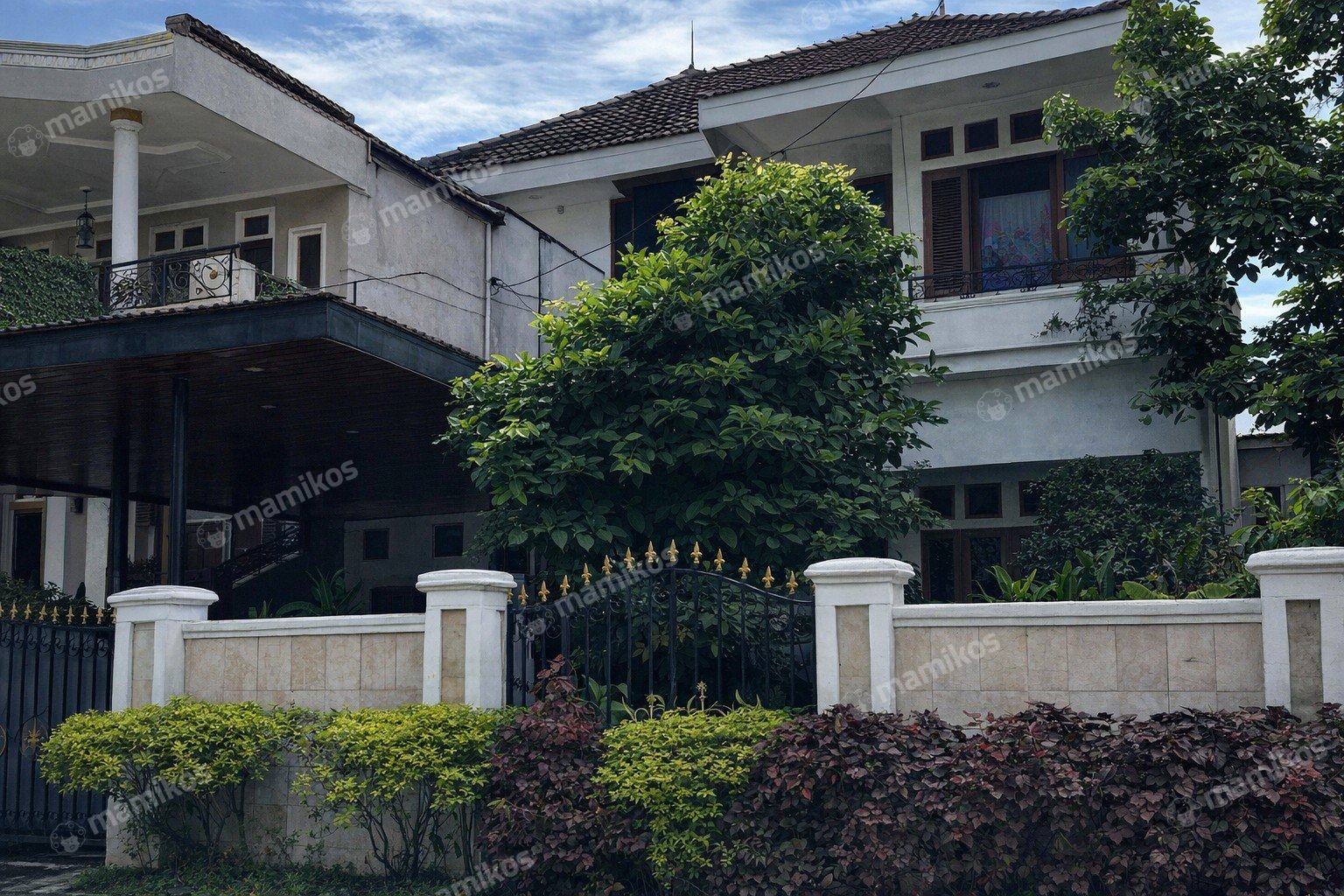 Rumah Sertifikat SHM 6 Kamar Tidur 5 Kamar Mandi Cibubur Jakarta Timur