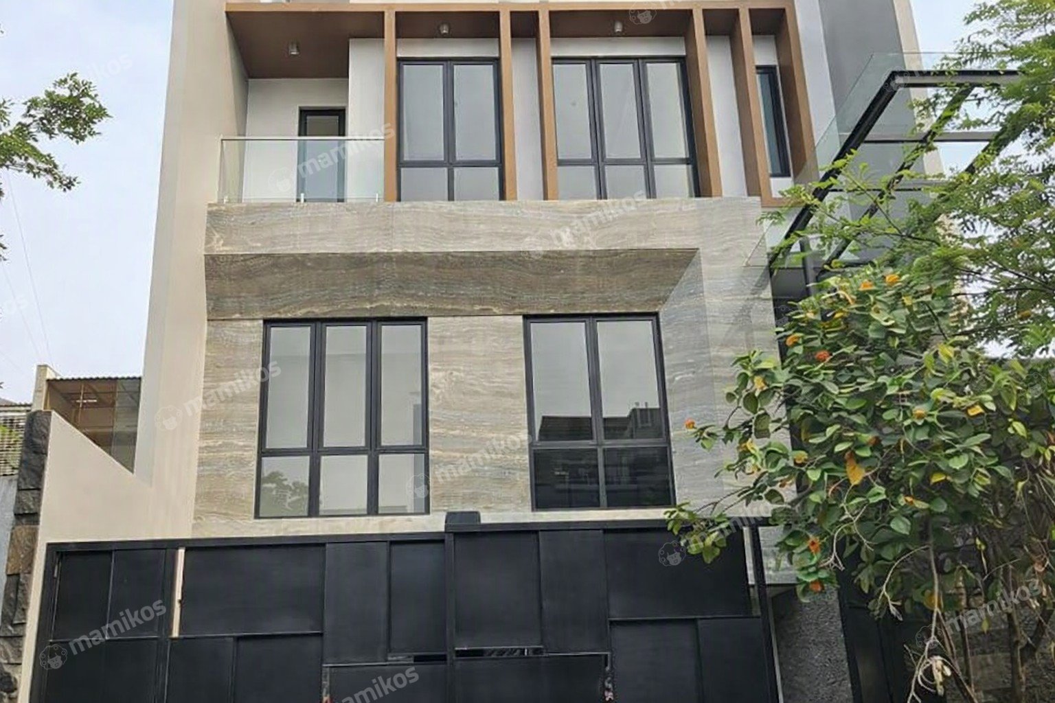 Rumah Sertifikat SHM 4 Kamar Tidur 4 Kamar Mandi Pantai Indah Kapuk Jakarta Utara