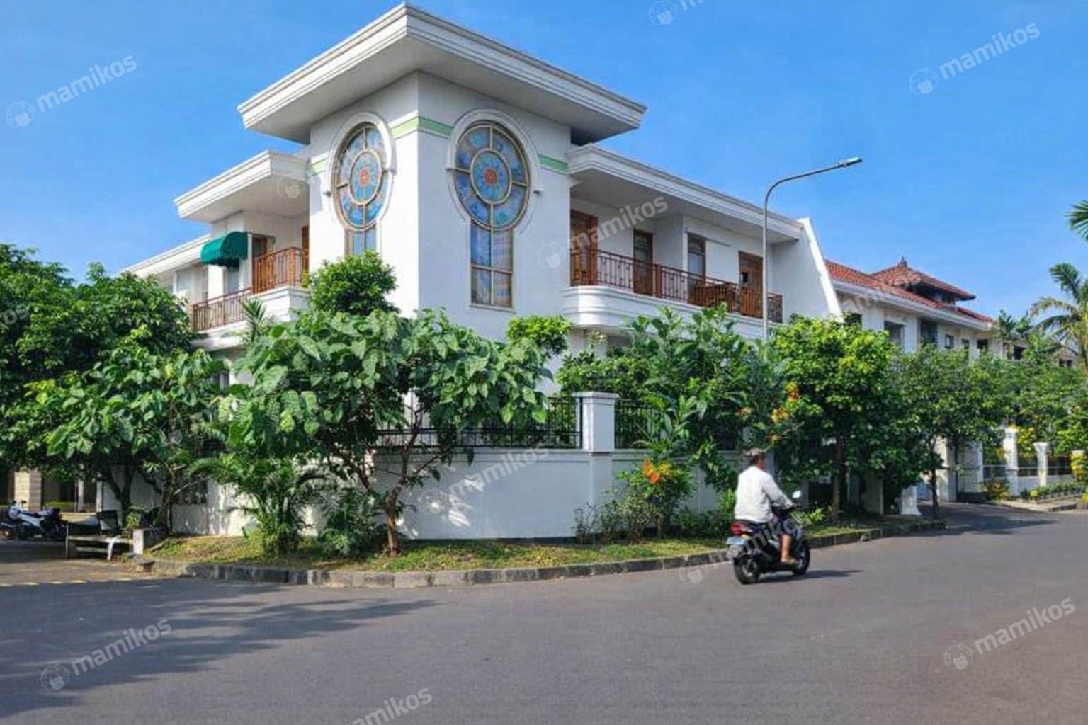Rumah 6KT 4KM Permata Buana Jakarta Barat