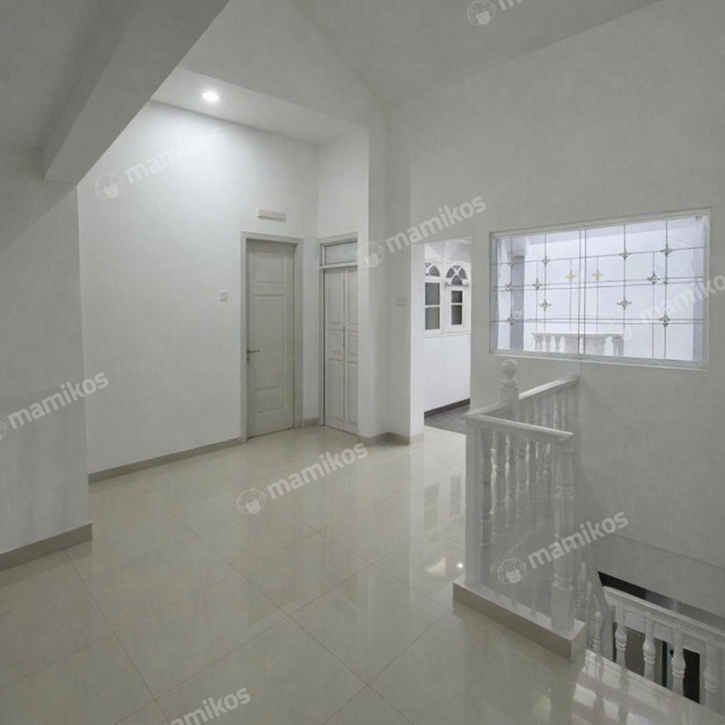 Rumah Sertifikat SHM 3 Kamar Tidur 3 Kamar Mandi Duren Sawit Jakarta Timur - Photo 2
