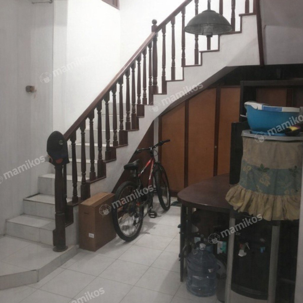 Rumah Sertifikat SHM 9 Kamar Tidur 4 Kamar Mandi Tomang Jakarta Barat - Photo 2