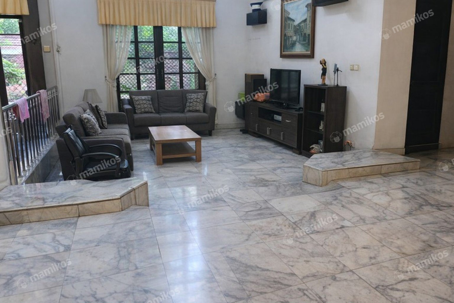 Rumah Sertifikat SHM 5 Kamar Tidur 4 Kamar Mandi Pantai Mutiara Jakarta Utara