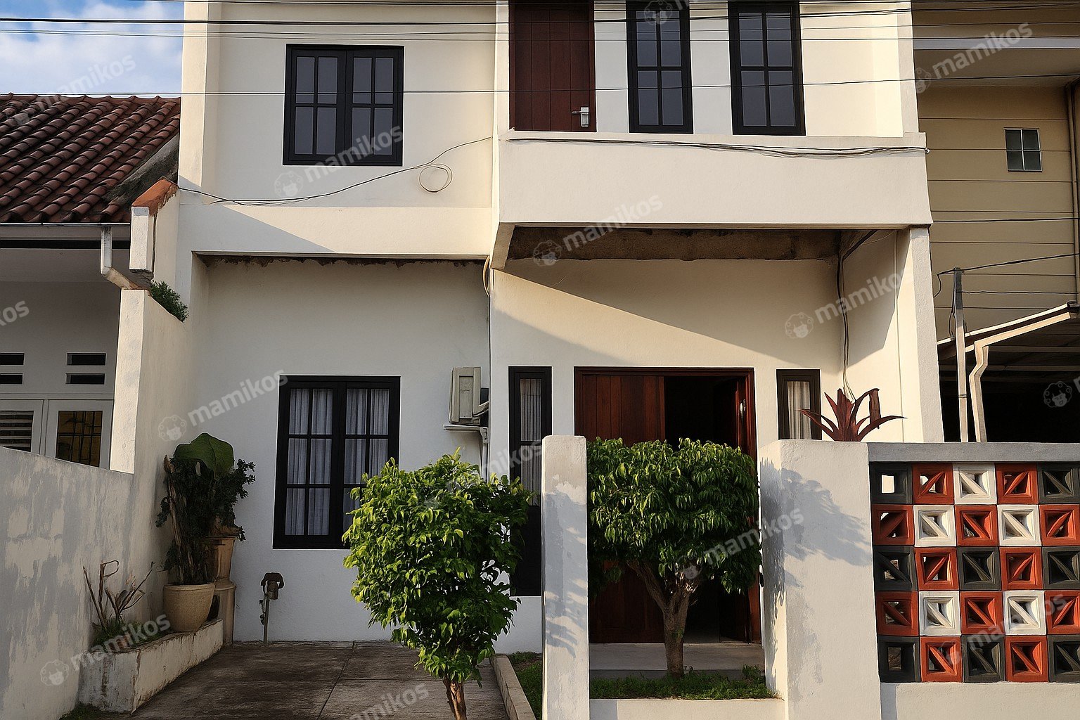 Rumah Sertifikat SHM 2 Kamar Tidur 2 Kamar Mandi Raffles Hills Jakarta Timur