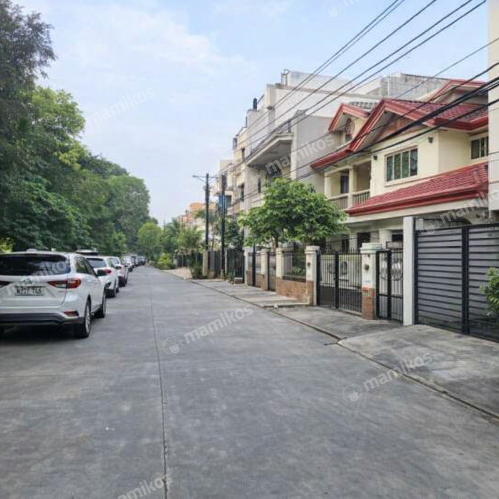 Rumah Sertifikat SHM 6 Kamar Tidur 4 Kamar Mandi Green Ville Jakarta Barat - Photo 3