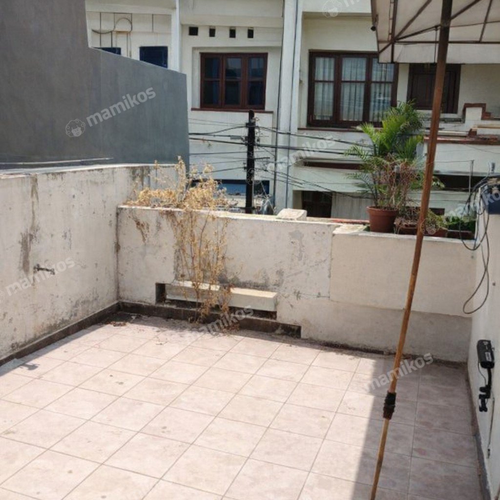Rumah Sertifikat SHM 5 Kamar Tidur 3 Kamar Mandi Tanjung Duren Jakarta Barat - Photo 4