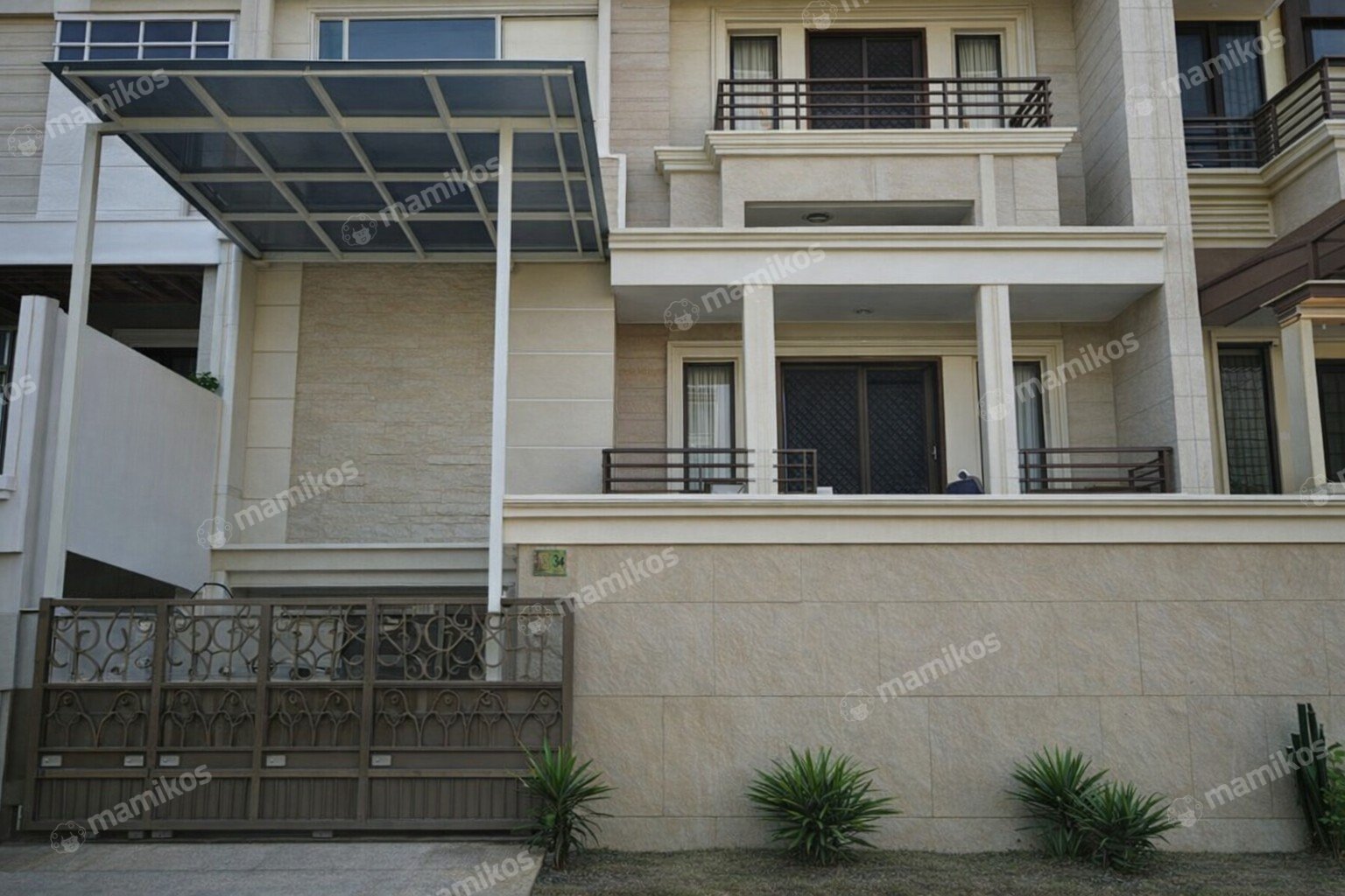 Rumah Sertifikat SHM 4 Kamar Tidur 3 Kamar Mandi Green garden Jakarta Barat