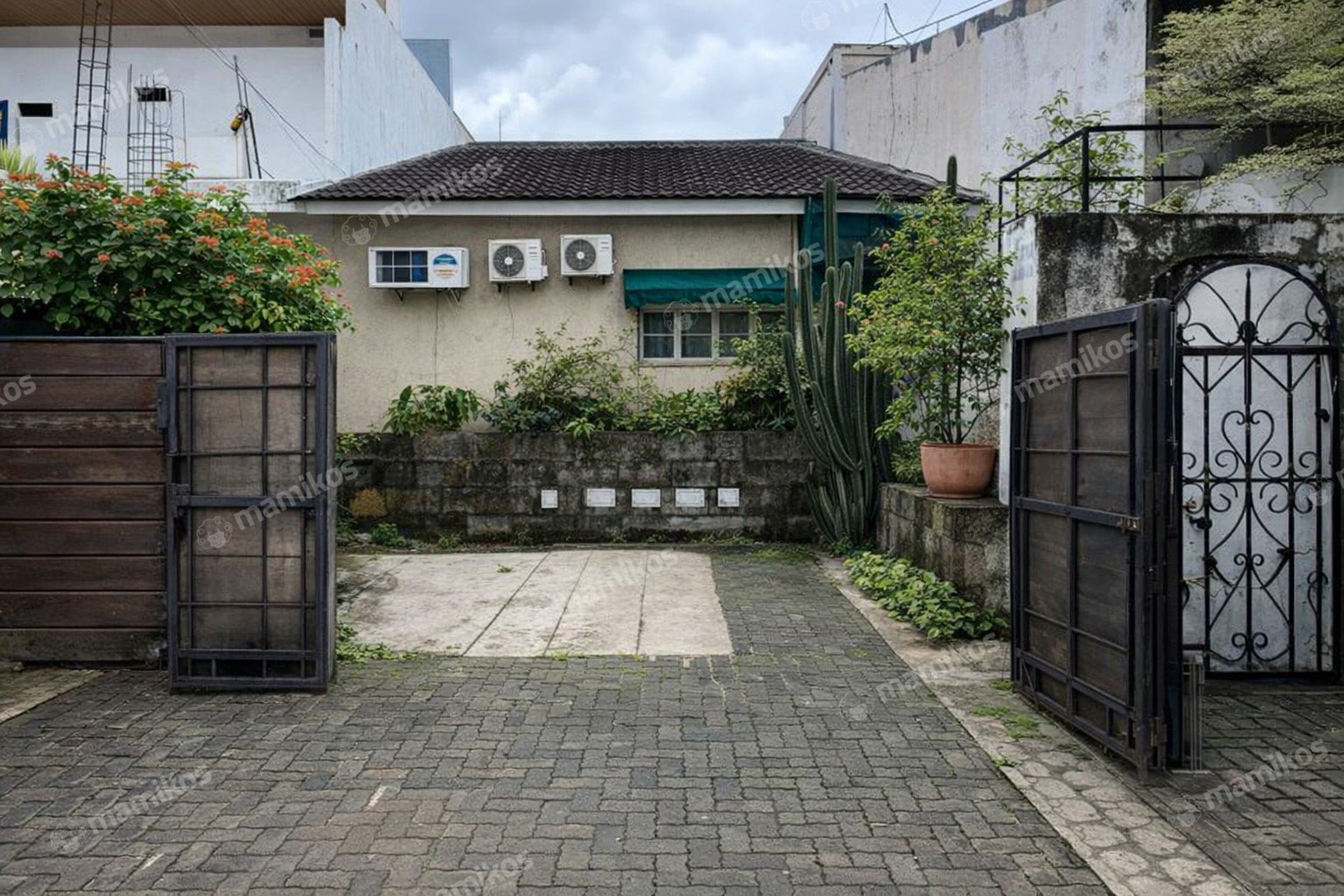Rumah Sertifikat SHM 3 Kamar Tidur 3 Kamar Mandi Cirendeu Jakarta Selatan