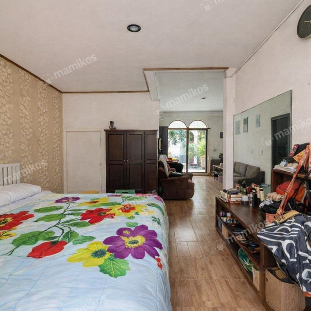 Rumah Sertifikat SHM 3 Kamar Tidur 3 Kamar Mandi Cirendeu Jakarta Selatan - Photo 4