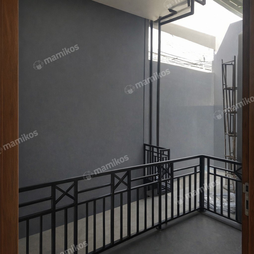 Rumah Sertifikat SHM 5 Kamar Tidur 4 Kamar Mandi Cibubur Jakarta Timur - Photo 4