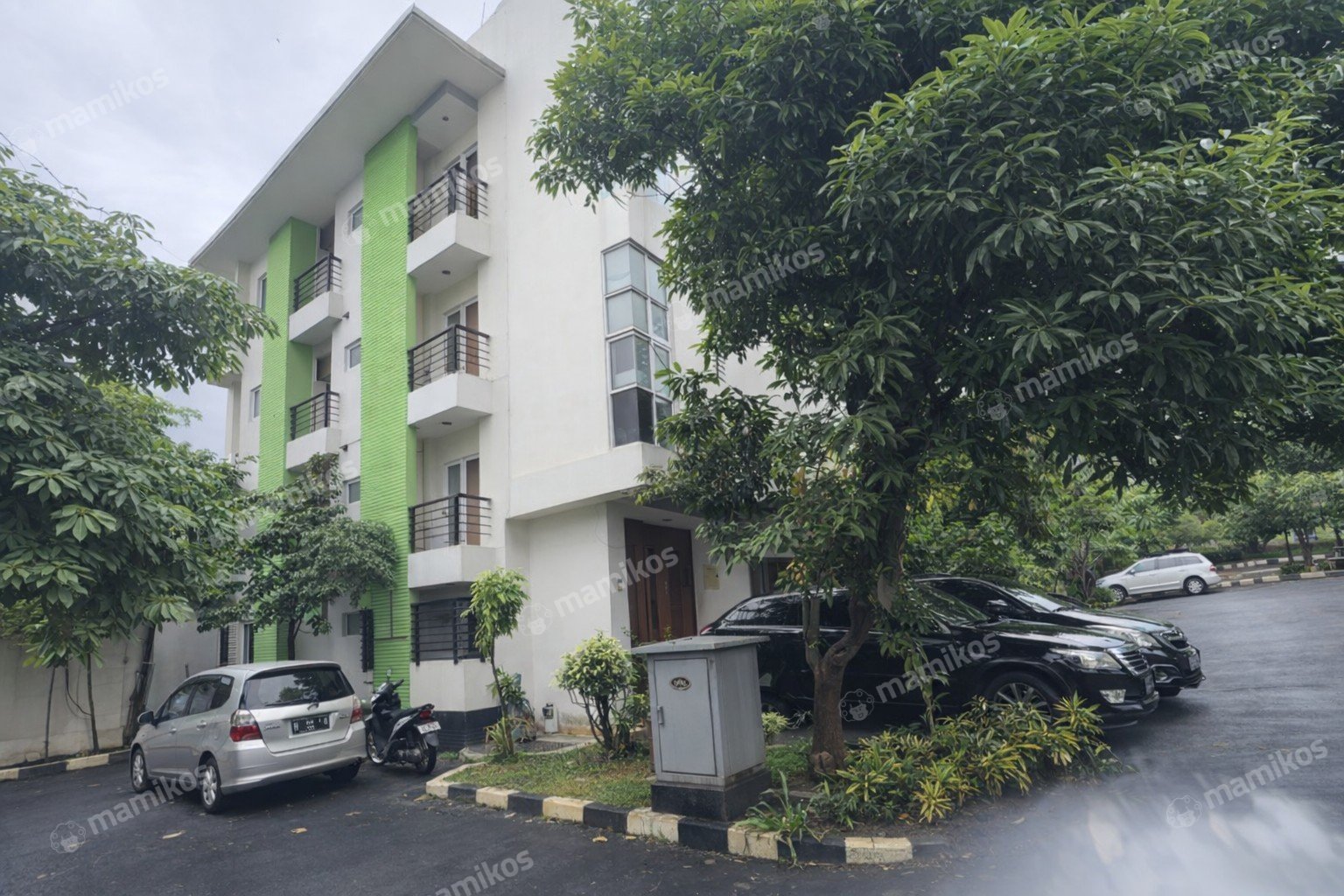 Rumah Sertifikat SHM 12 Kamar Tidur 5 Kamar Mandi Gatot Subroto Jakarta Selatan