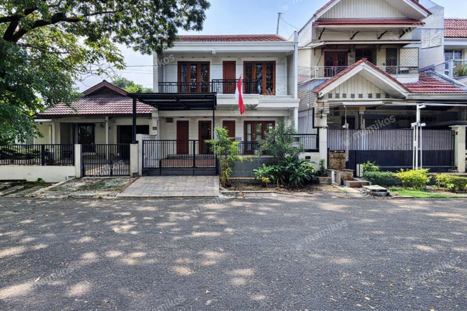 Rumah Sertifikat SHM 4 Kamar Tidur 3 Kamar Mandi Pondok Indah Jakarta Selatan