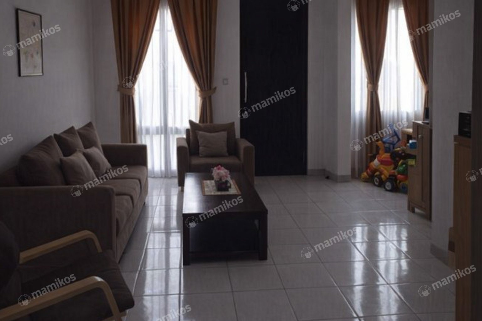 Rumah Sertifikat SHM 5 Kamar Tidur 4 Kamar Mandi Kembangan Jakarta Barat - Photo 2