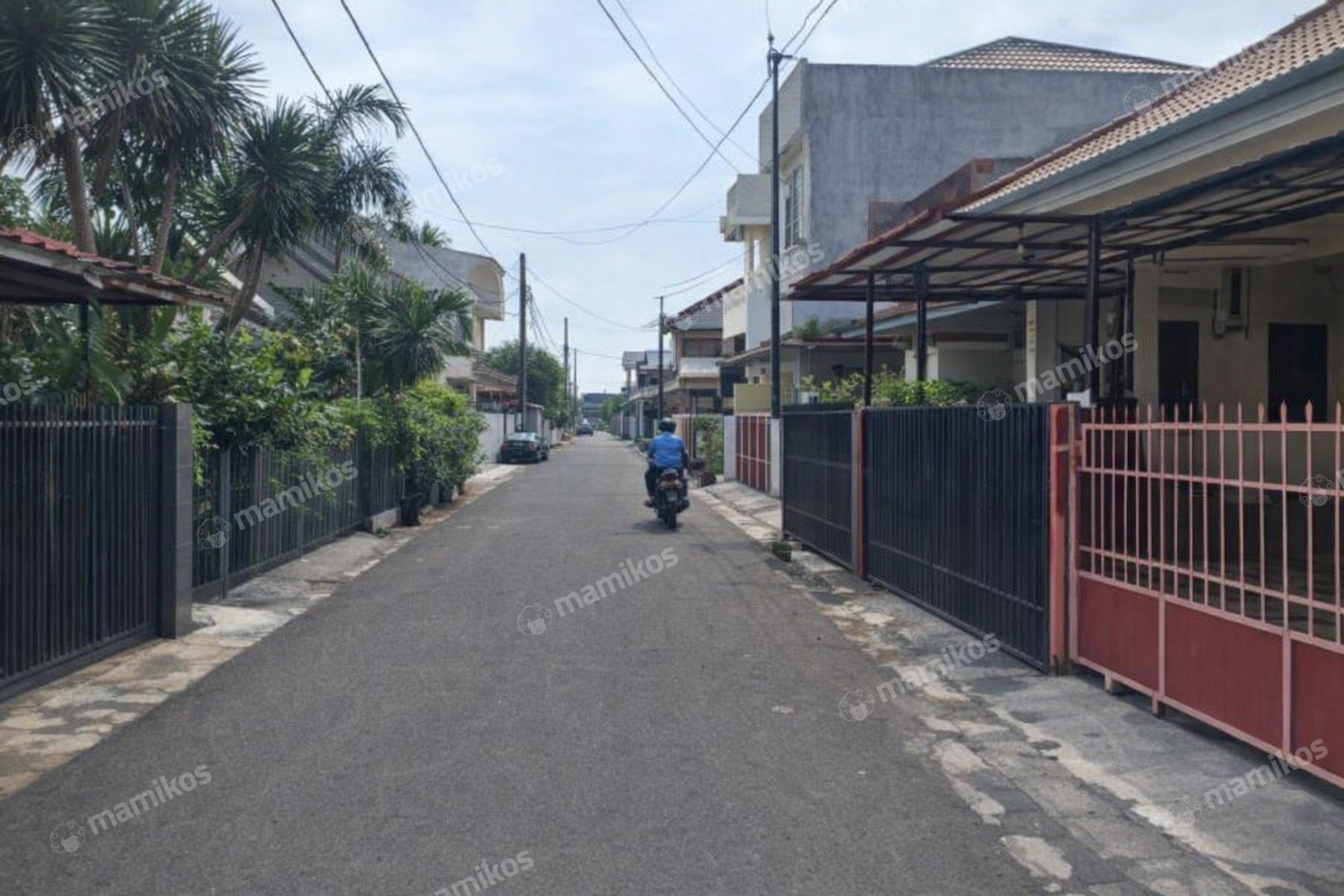 Rumah Sertifikat SHM 4 Kamar Tidur 3 Kamar Mandi Pos Pengumben Jakarta Barat - Photo 3