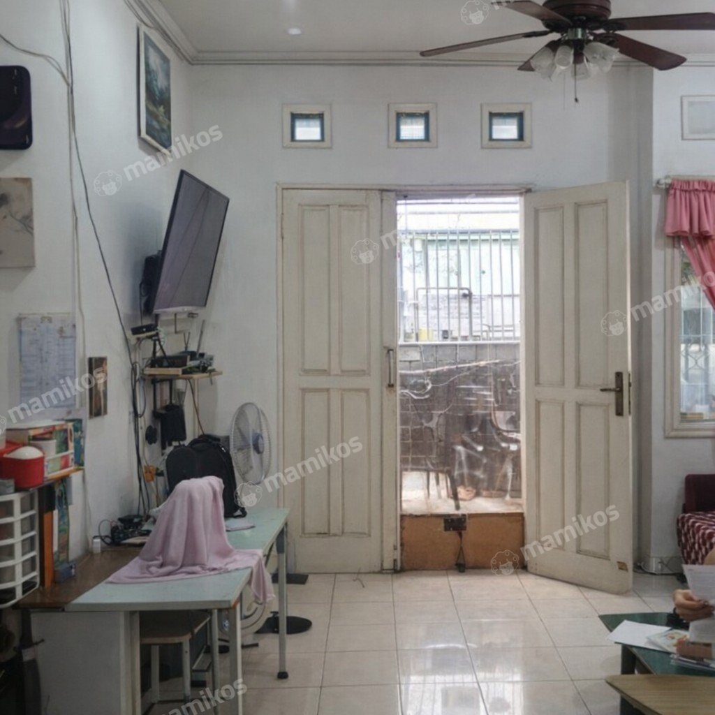 Rumah Sertifikat SHM 4 Kamar Tidur 2 Kamar Mandi Taman Palem Jakarta Barat - Photo 3