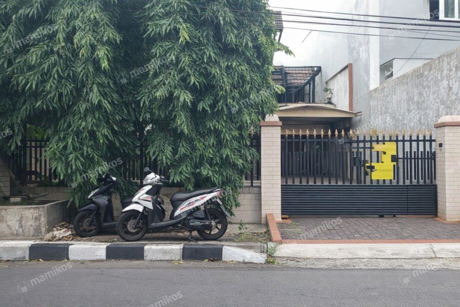 Rumah Sertifikat SHM 3 Kamar Tidur 2 Kamar Mandi Guntur Jakarta Selatan